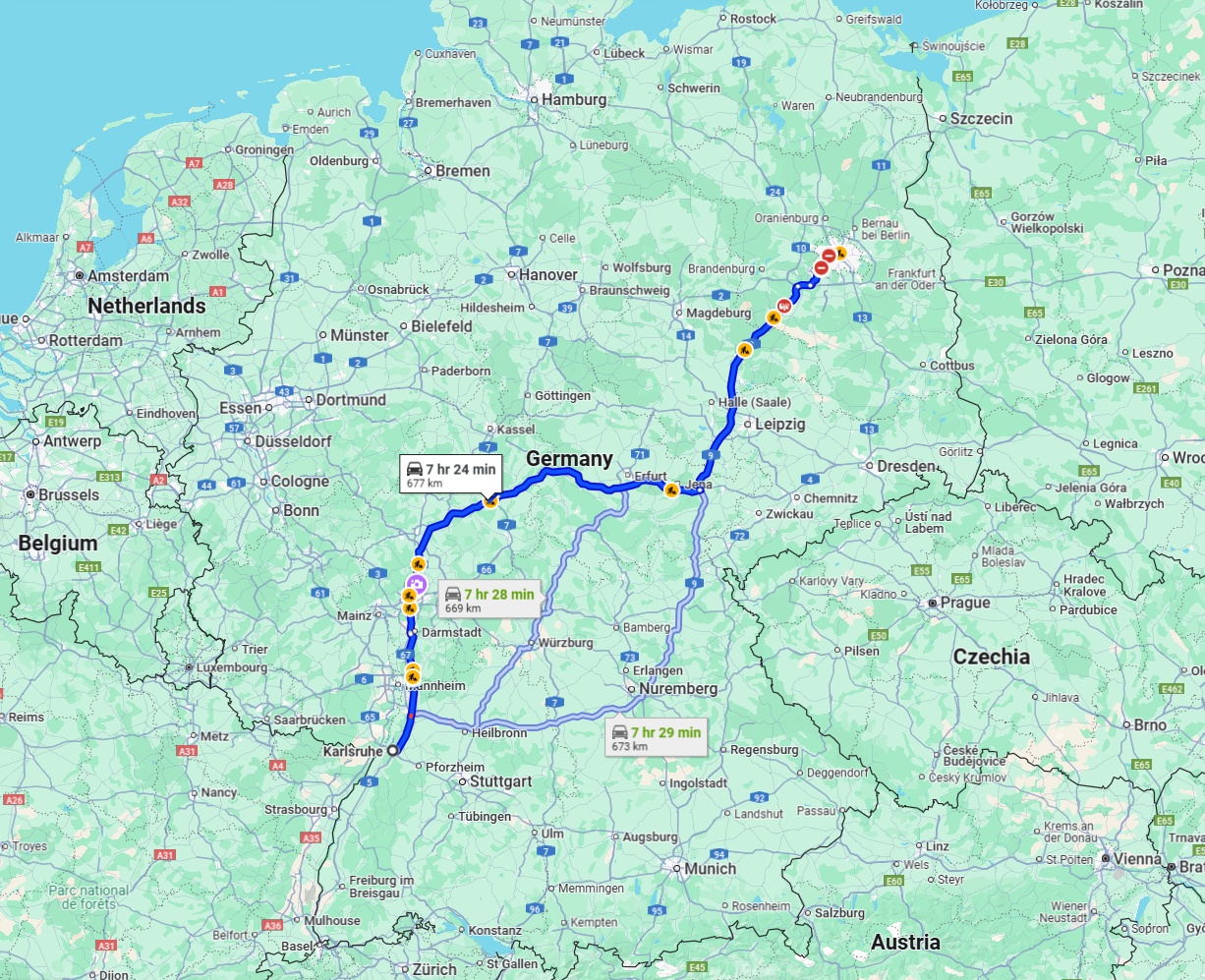 Anreise von Karlsruhe Zu Berlin Über via A5, A4 and A9